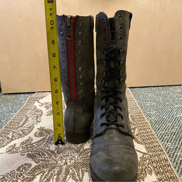 Madden Girl Galeriaa Charcoal Grey Pleather Lace-up Zippered Boots Sz 6 Like New - Picture 8 of 9